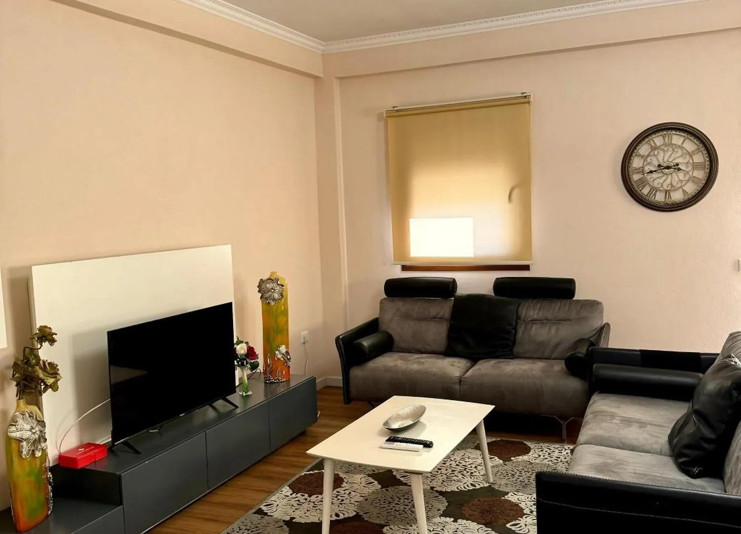 Kmk Apartments 티라나