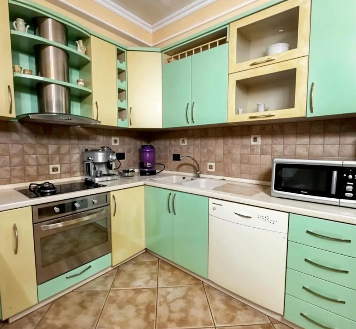 Kmk Apartments 티라나